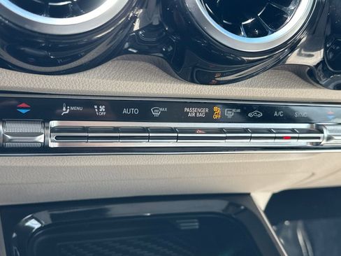 Used 2020 Mercedes-Benz GLB 250 image 28