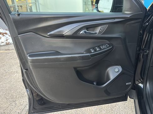 Used 2023 Chevrolet TrailBlazer RS w/ Sun and Liftgate Package image 14