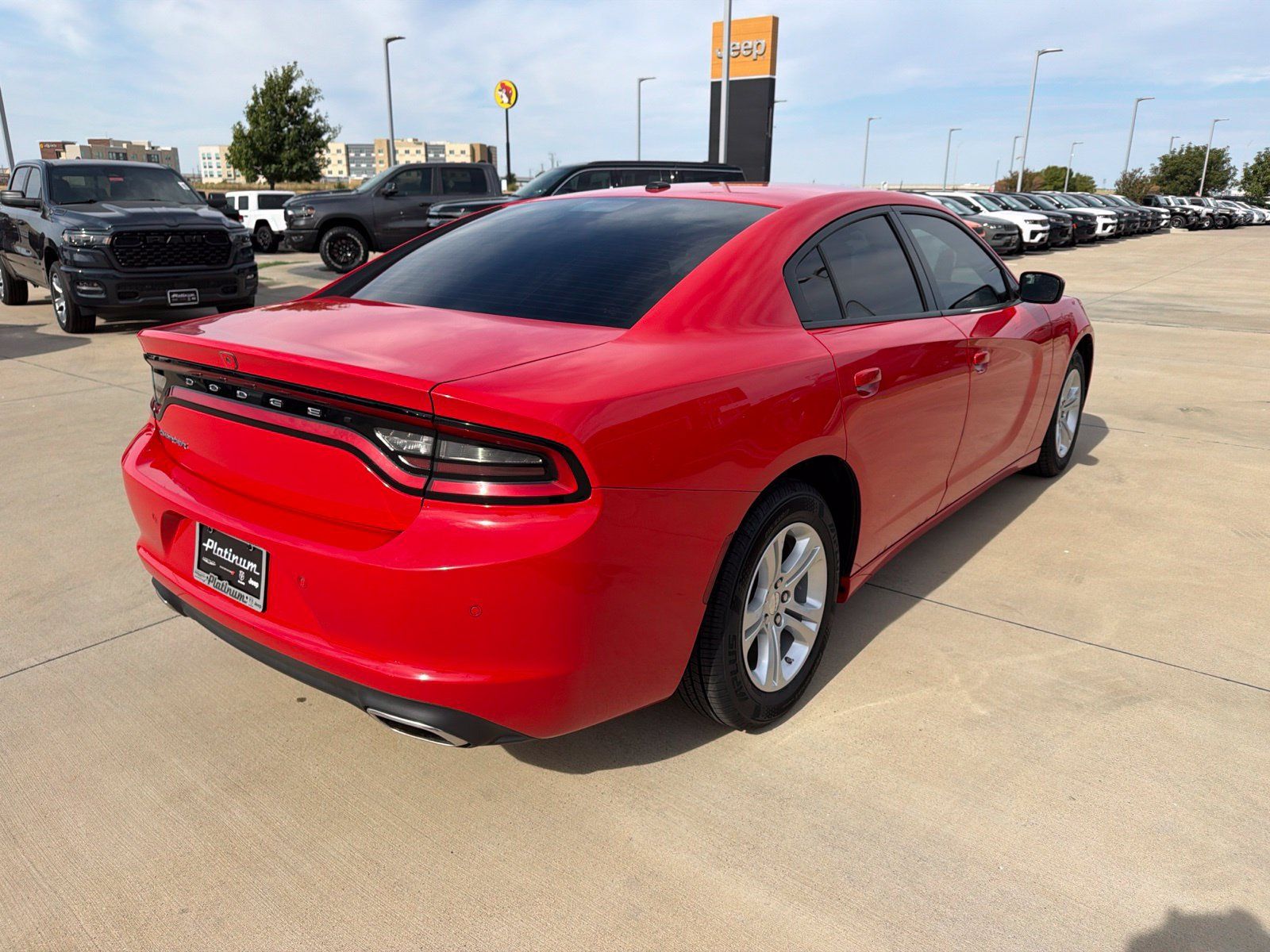 Used 2022 Dodge Charger SXT RWD image 5
