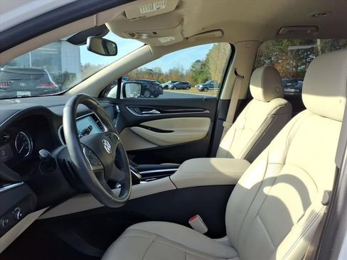 Used 2021 Buick Enclave Essence image 8