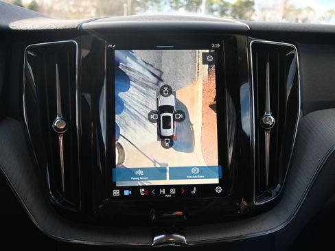 Used 2025 Volvo XC60 B5 Plus w/ Climate Package image 31