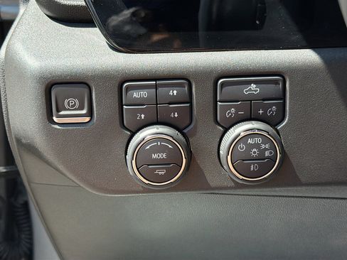 Used 2023 Chevrolet Silverado 1500 LT Trail Boss w/ Convenience Package II image 31