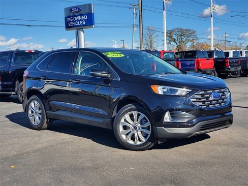 Used 2024 Ford Edge Titanium image 2