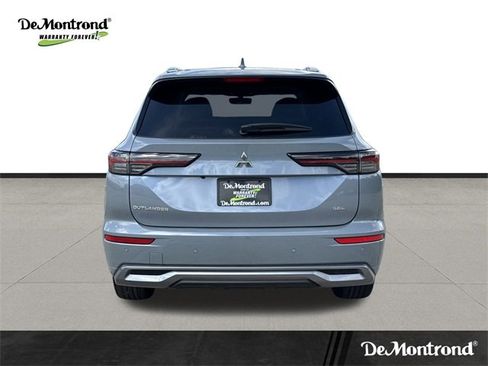 New 2025 Mitsubishi Outlander SEL image 6