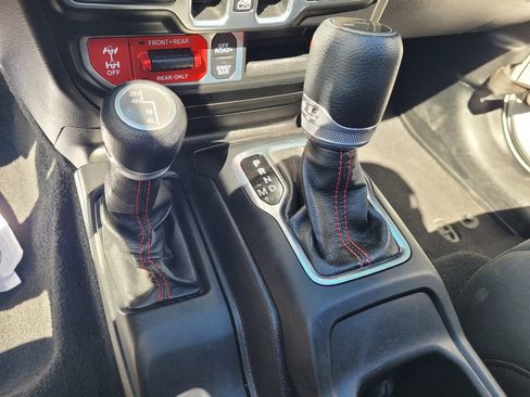 Used 2020 Jeep Gladiator Rubicon w/ LED Lighting Group image 19