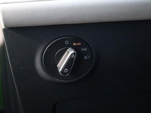 New 2026 Volkswagen Taos SE image 12