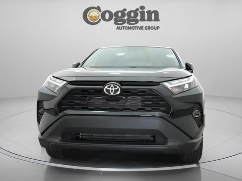 Certified 2025 Toyota RAV4 LE image 29