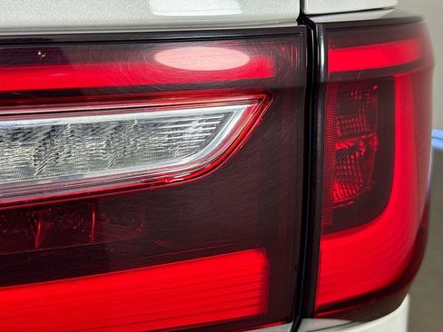 Used 2022 INFINITI QX80 Premium Select w/ Cargo Package image 33