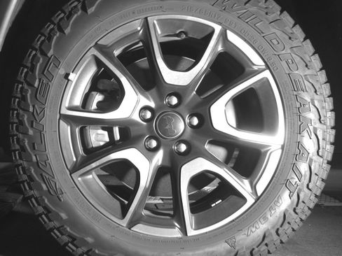 Used 2025 Jeep Compass Trailhawk image 12