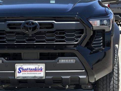 Used 2026 Toyota Tacoma TRD Off-Road w/ TRD Off Road Premium Package AWD/4WD image 8