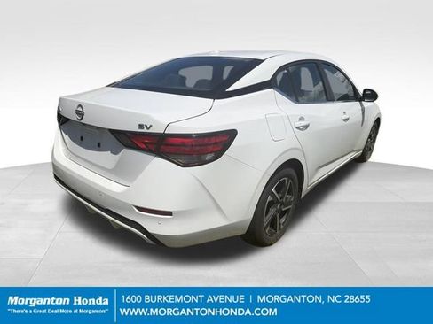 Used 2024 Nissan Sentra SV FWD image 9