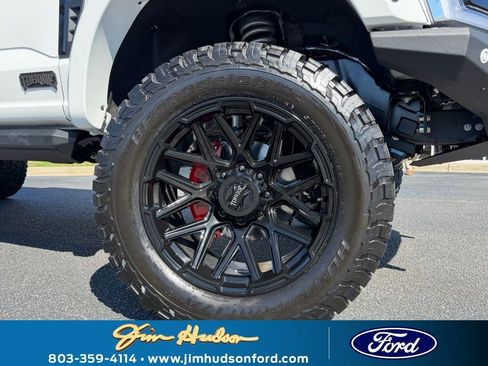 New 2026 Ford F250 Lariat w/ Black Appearance Package image 15