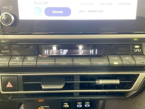 Used 2025 Toyota Camry LE image 18