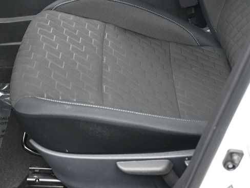 Used 2023 Nissan Kicks SV image 15