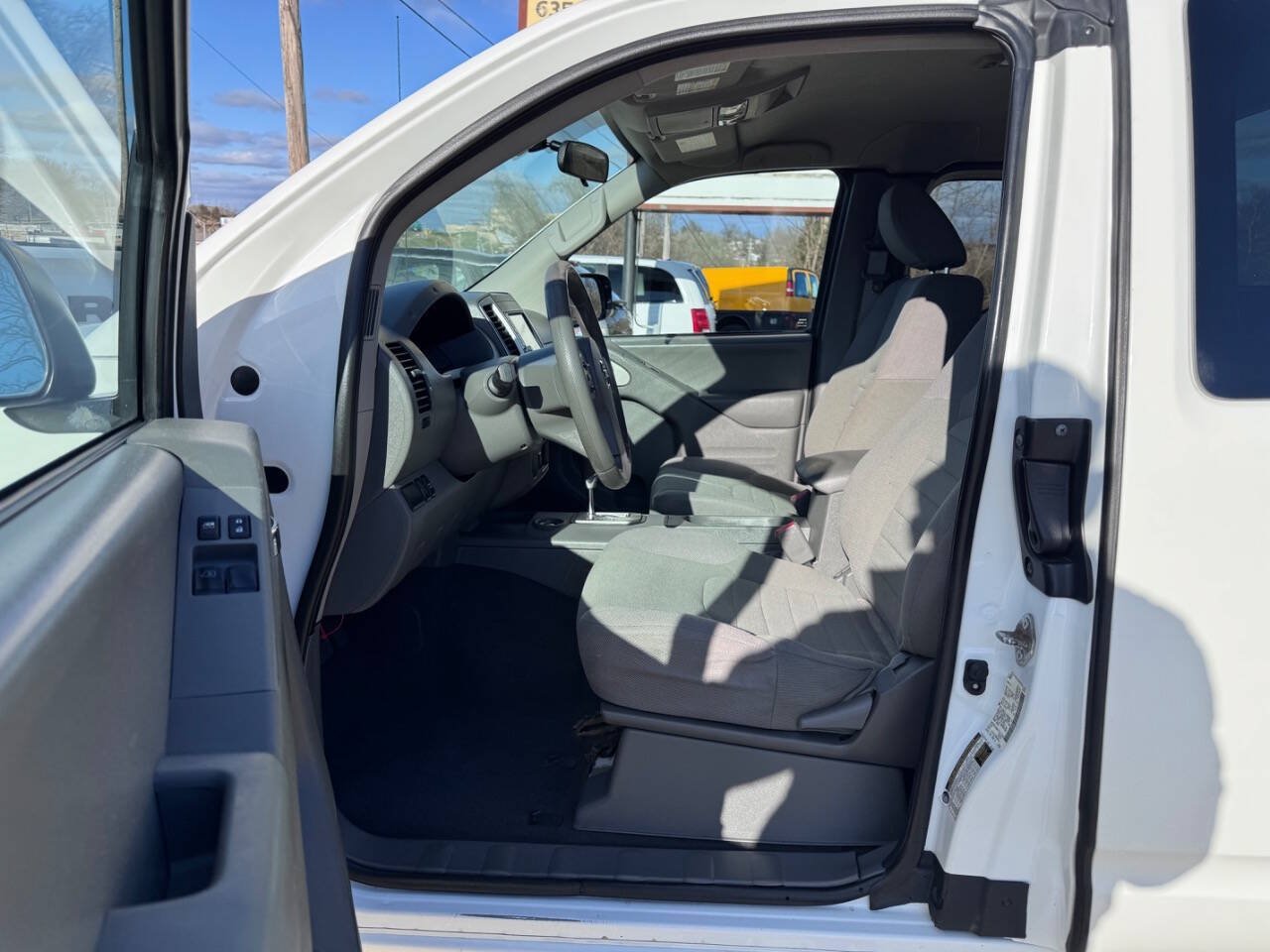 Used 2021 Nissan Frontier S RWD image 12