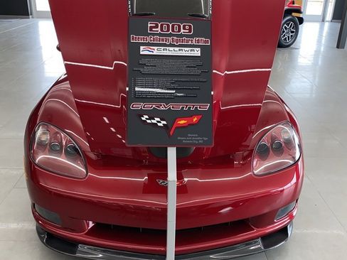 Used 2009 Chevrolet Corvette Coupe w/ Z51 Performance Package image 19