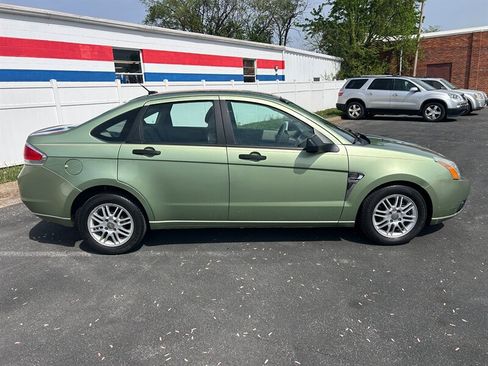 Used 2008 Ford Focus SE FWD image 3