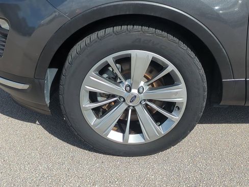 Used 2018 Ford Explorer Limited image 12