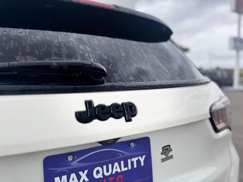 Used 2018 Jeep Compass Latitude w/ Popular Equipment Group AWD/4WD image 32