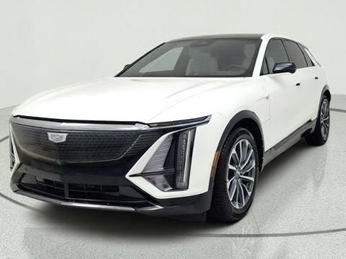 Used 2024 Cadillac Lyriq Sport RWD image 3
