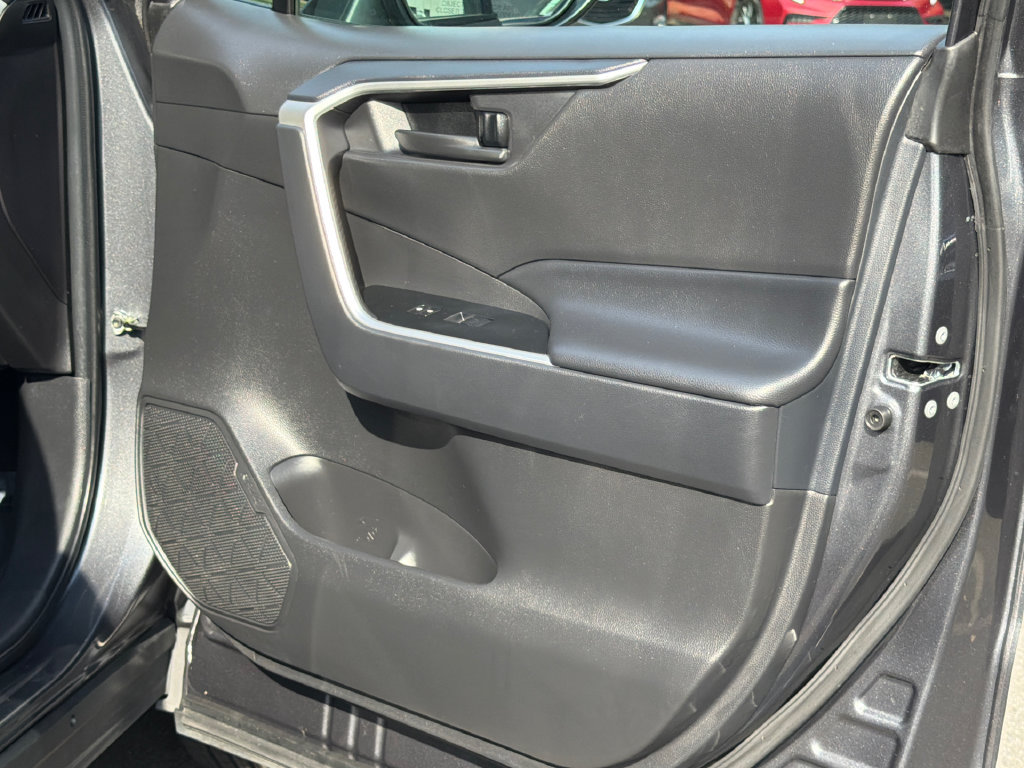 Used 2024 Toyota RAV4 LE AWD/4WD image 12