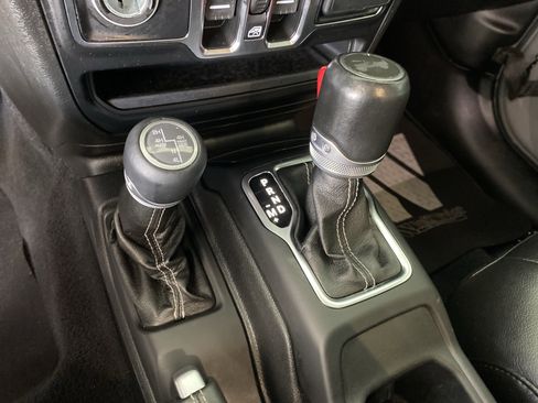 Used 2021 Jeep Wrangler Unlimited Sahara image 12