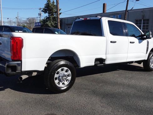 Used 2023 Ford F250 XLT image 3
