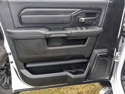 Used 2024 RAM 3500 Limited image 10