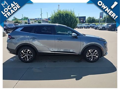 Used 2025 Kia Sportage EX FWD image 3
