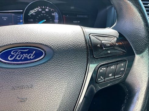 Used 2016 Ford Explorer XLT w/ Equipment Group 202A AWD/4WD image 26