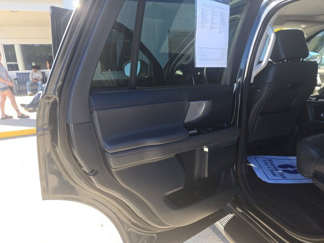 Used 2025 Ford Expedition Active AWD/4WD image 36