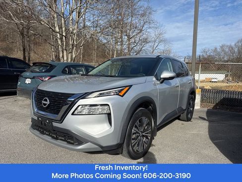 Used 2022 Nissan Rogue SV AWD/4WD image 1