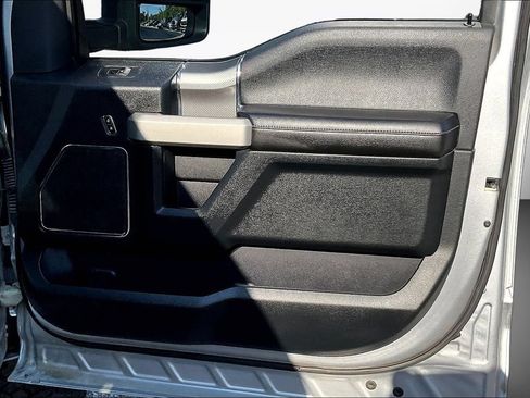 Used 2017 Ford F150 Lariat w/ Equipment Group 502A Luxury AWD/4WD image 28