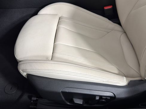 Certified 2024 BMW Z4 M40i w/ Premium Package image 11