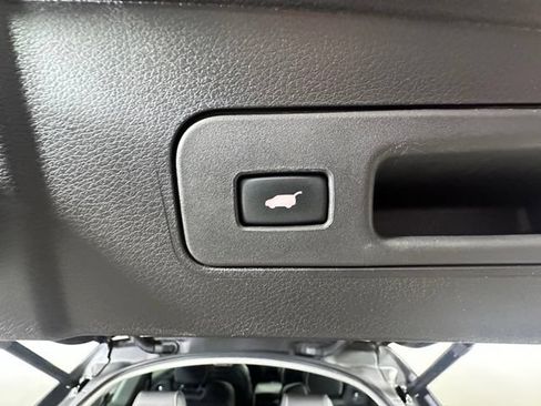 Used 2017 Acura MDX w/ Advance Package AWD/4WD image 16