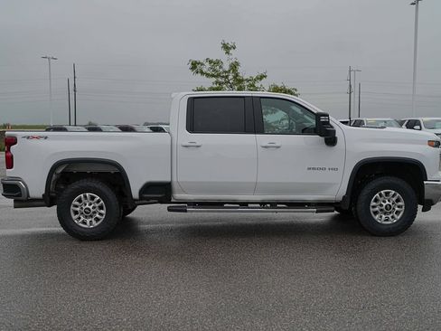 Used 2025 Chevrolet Silverado 2500 LT w/ Convenience Package AWD/4WD image 5