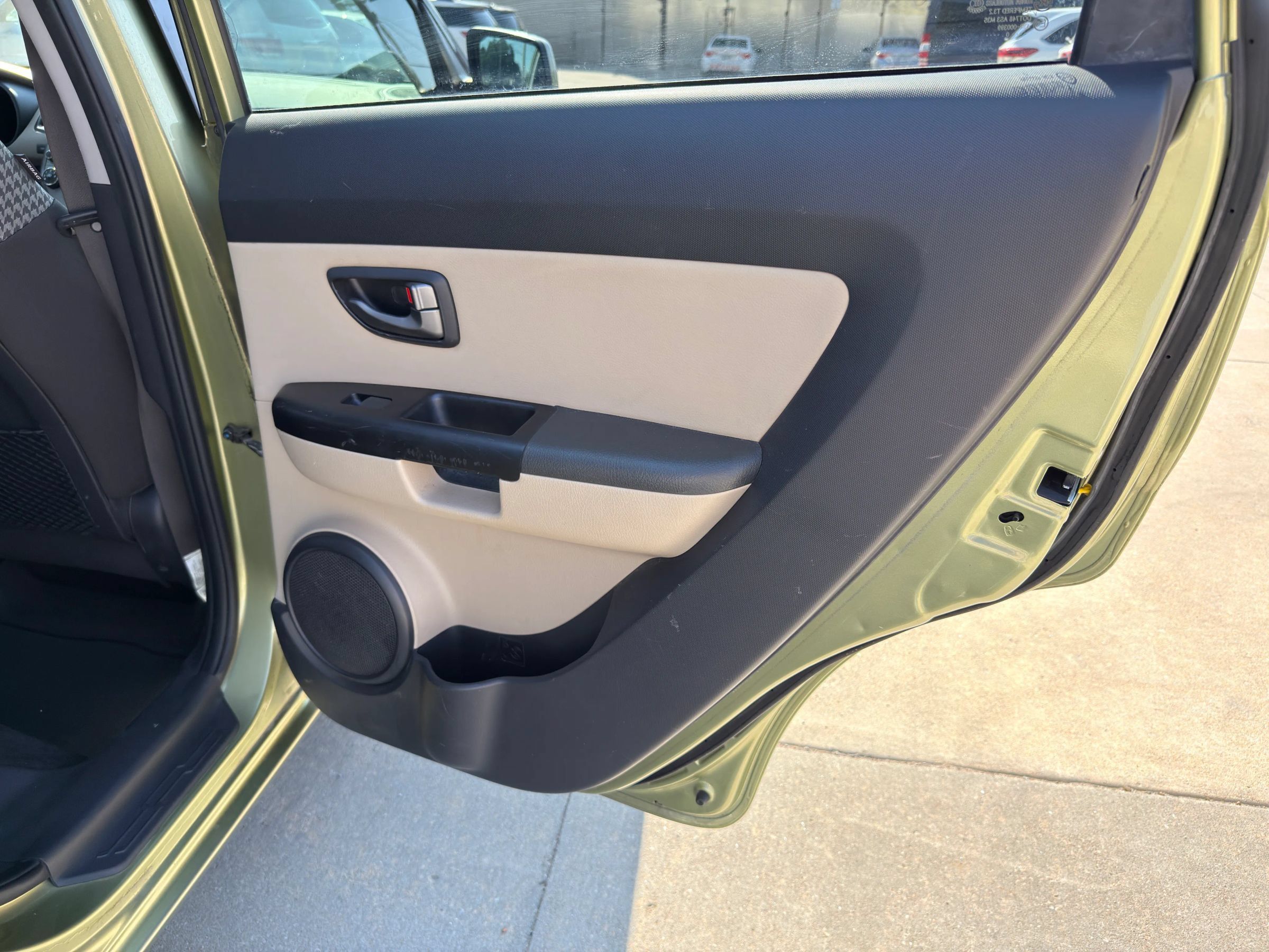 Used 2010 Kia Soul ! FWD image 24