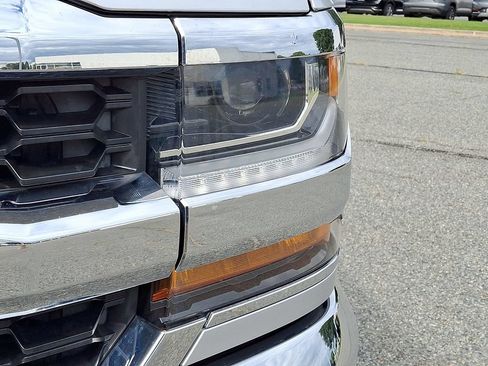 Used 2018 Chevrolet Silverado 1500 W/T w/ WT Convenience Package AWD/4WD image 10
