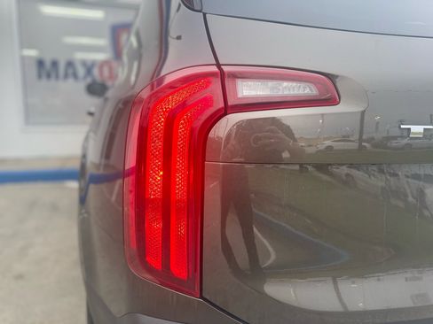 Used 2020 Kia Telluride S w/ S 8 Passenger Seating Package image 29