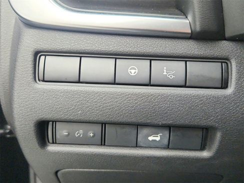 Used 2022 Nissan Rogue Platinum w/ Head-Up Display Package image 35