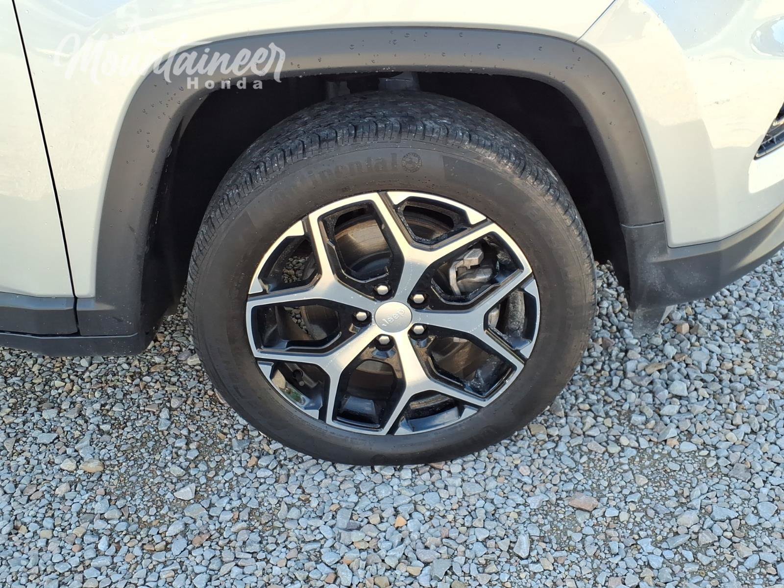 Used 2024 Jeep Compass Limited AWD/4WD image 12