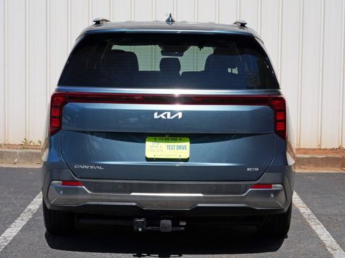 Used 2025 Kia Carnival SX FWD image 59