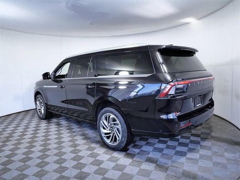 New 2025 Lincoln Navigator L Reserve image 6