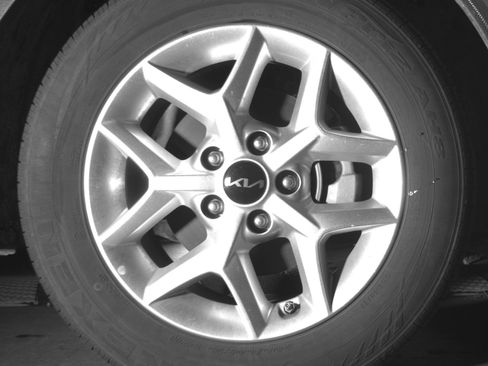 Used 2025 Kia Soul LX w/ LX Technology Package FWD image 13