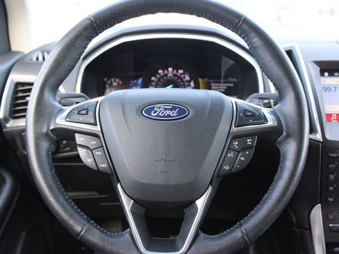 Used 2018 Ford Edge Titanium image 28