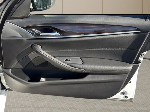 Used 2019 BMW 530i 530i w/ Convenience Package image 38