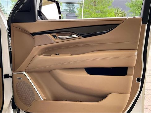 Used 2020 Cadillac Escalade Platinum AWD/4WD image 20