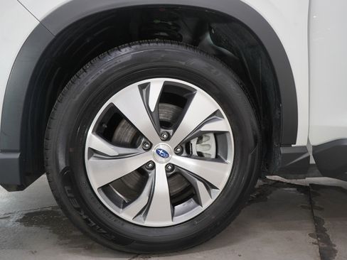 Used 2024 Subaru Ascent Premium w/ Convenience Package image 31