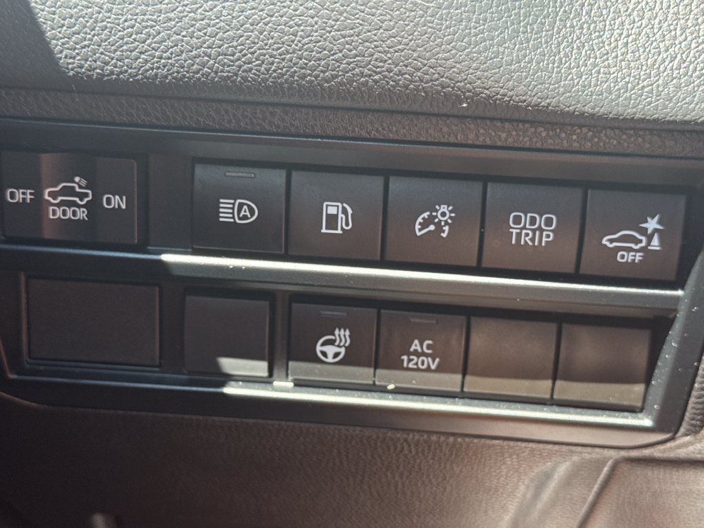 Used 2024 Toyota Tundra Limited AWD/4WD image 35