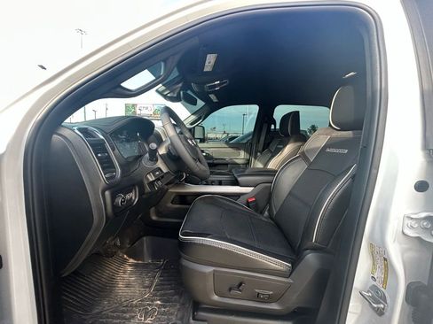 Used 2026 RAM 3500 Laramie AWD/4WD image 7